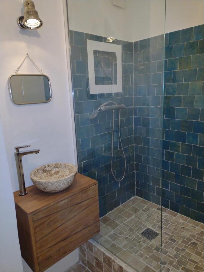 Saint-Genies-de-Malgoires La Maison Des Autres, Piscine Chauffee, Chambres D'Hotes Proches Uzes, Nimes, Pont Du Gard מראה חיצוני תמונה
