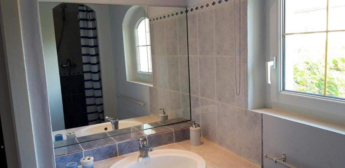 Saint-Genies-de-Malgoires La Maison Des Autres, Piscine Chauffee, Chambres D'Hotes Proches Uzes, Nimes, Pont Du Gard מראה חיצוני תמונה